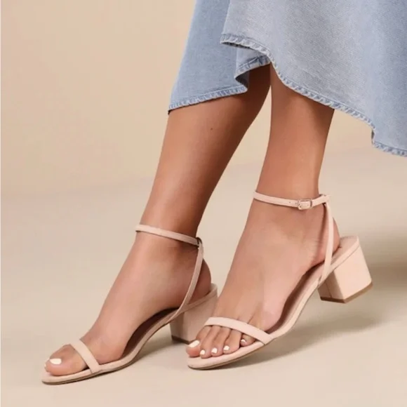 Lulu’s light nude heels - Picture 4 of 4